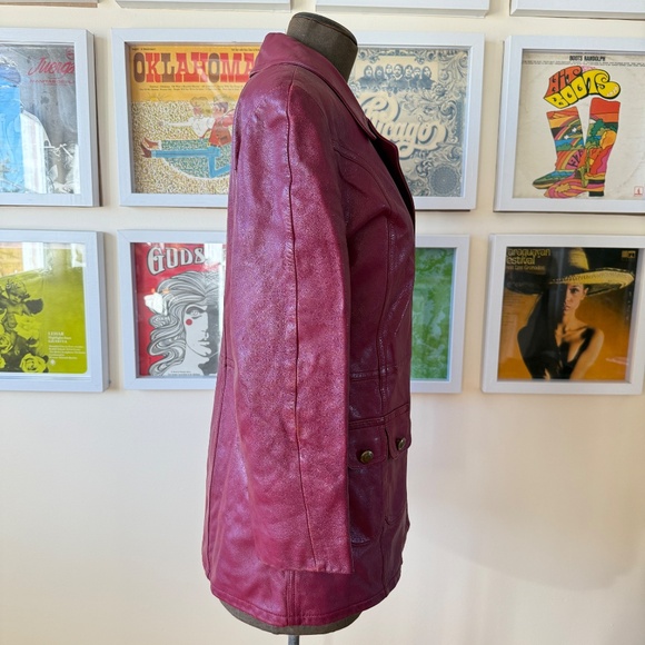Vintage 70s berry leather coat w/ brass buttons + zip-out faux-fur lining - Picture 3 of 15